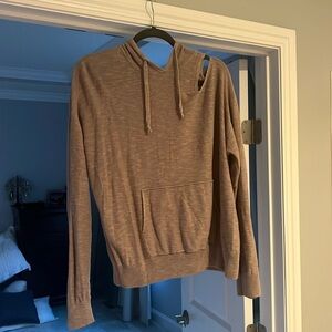 Beautiful barely worn sweater from Evereve with cut out shoulder detail